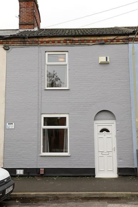 Convenient & 2-bed House Apartment *