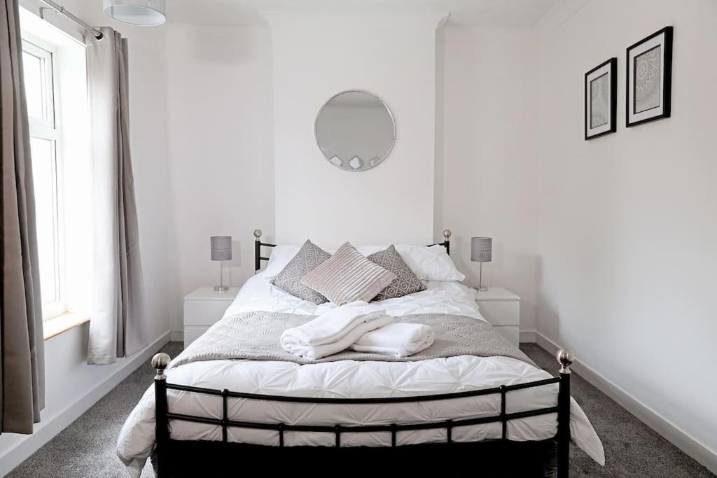 Apartment Convenient & 2-bed House Norwich