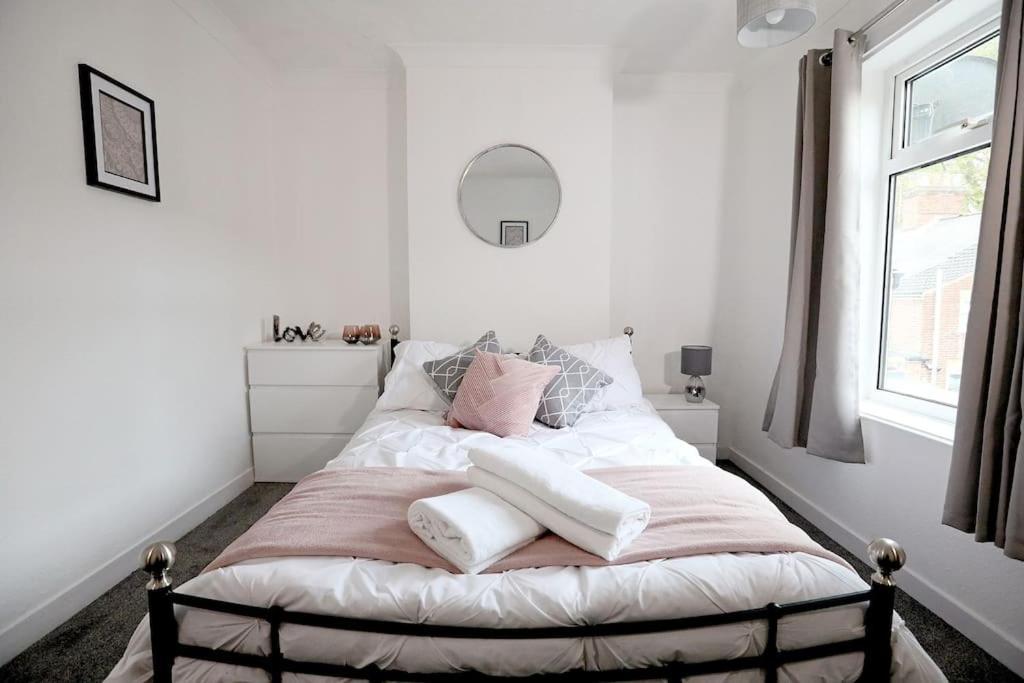 Apartment Convenient & 2-bed House Norwich