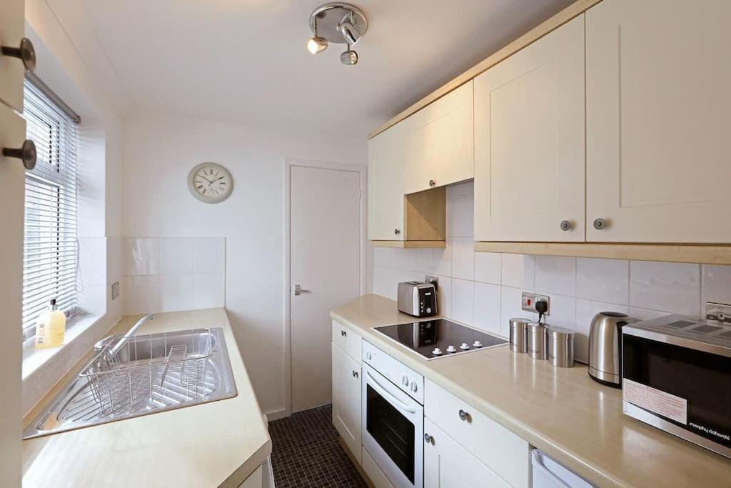 Convenient & 2-bed House Apartment
